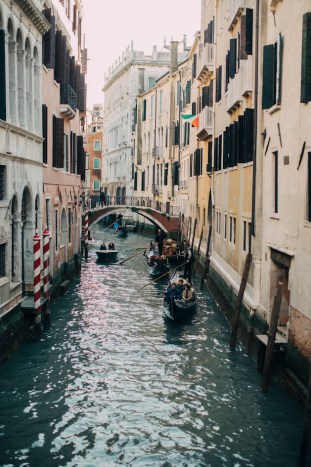 Venice Engagement Shoot | Honeymoon in Venice | Stefano Santucci | Bridal Musings Wedding Blog 22