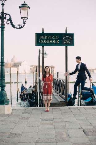 Venice Engagement Shoot | Honeymoon in Venice | Stefano Santucci | Bridal Musings Wedding Blog 49