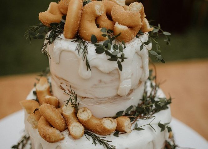 10 Tips For Making Your Own Wedding Cake