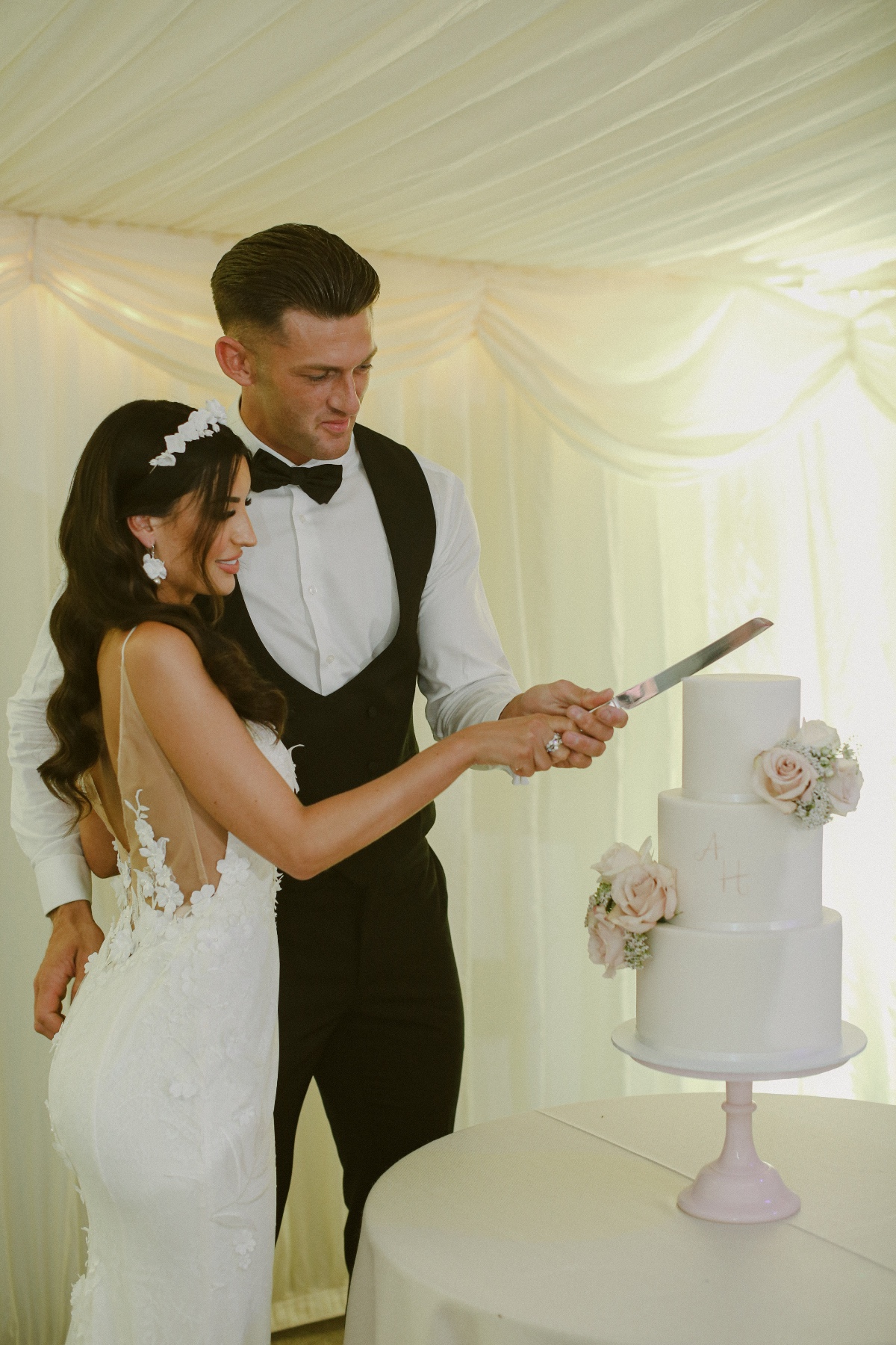 cutting the cake photo