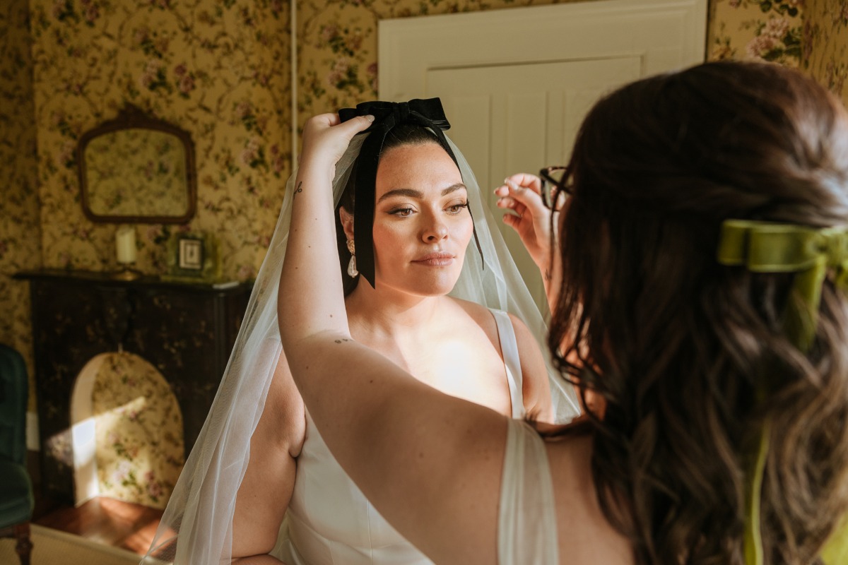 Vintage velvet bridal bow 