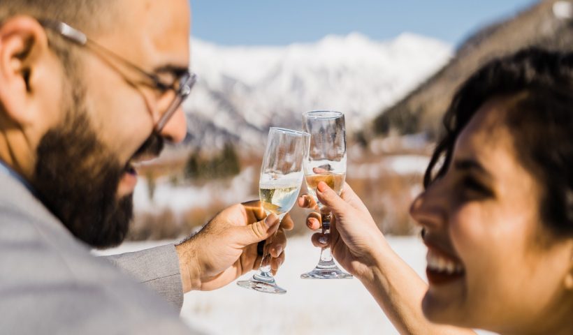 This couple played rock-paper-scissors during their vows in Telluride