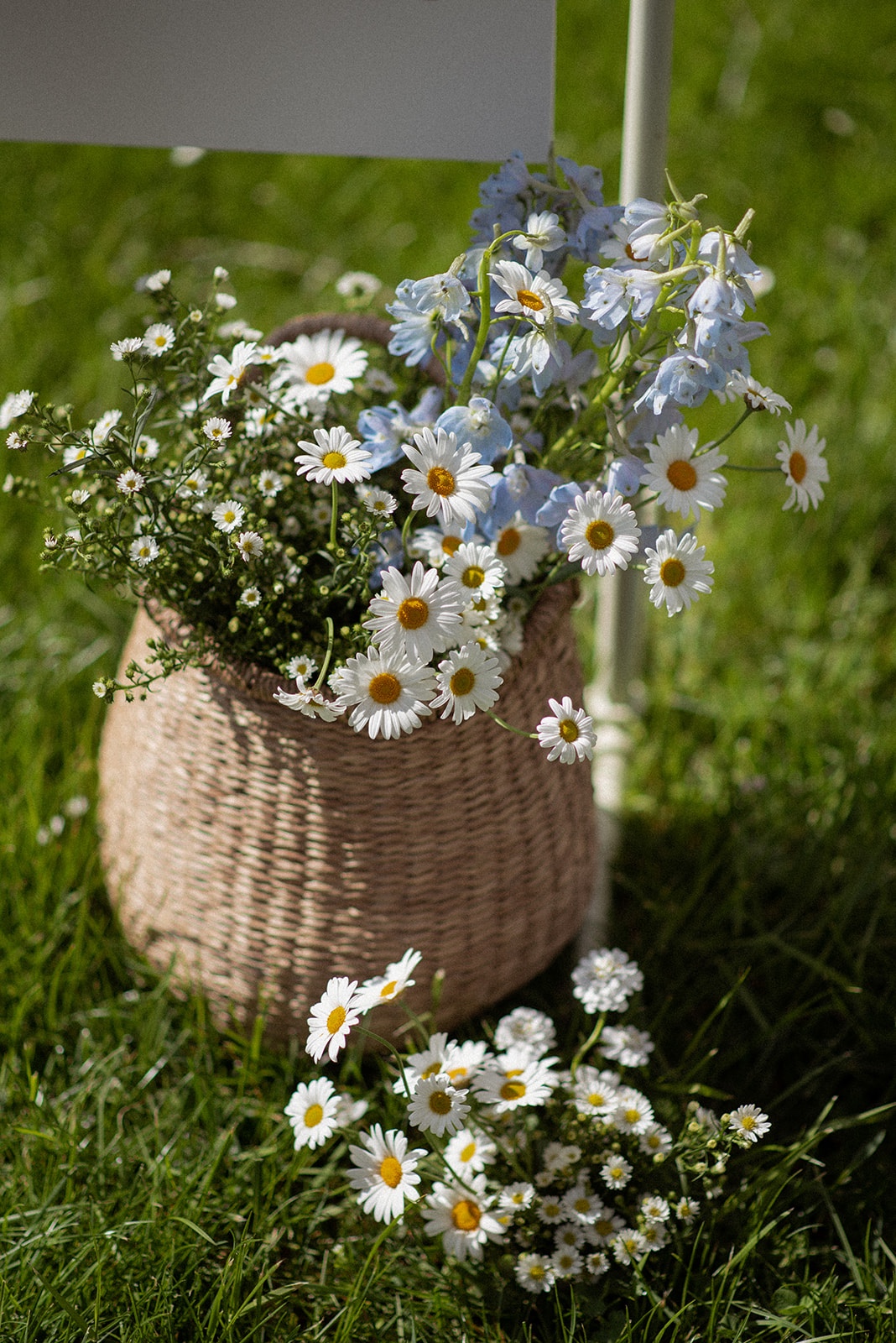 springtime wedding arrangements