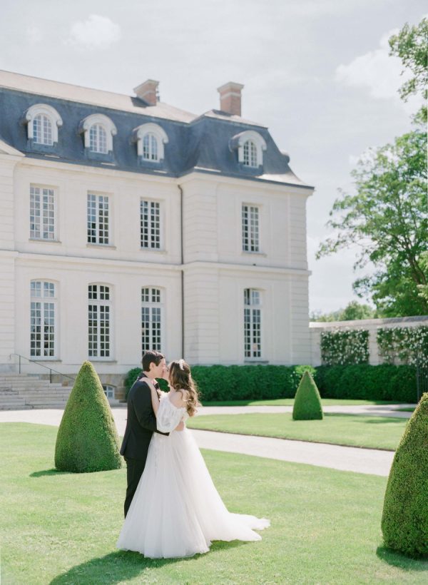 A Neoclassical French Wedding at the Enchanting Château du Grand-Lucé