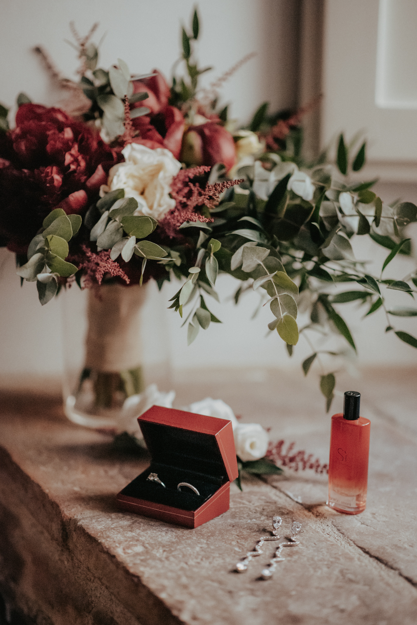 burgundy wedding flowers