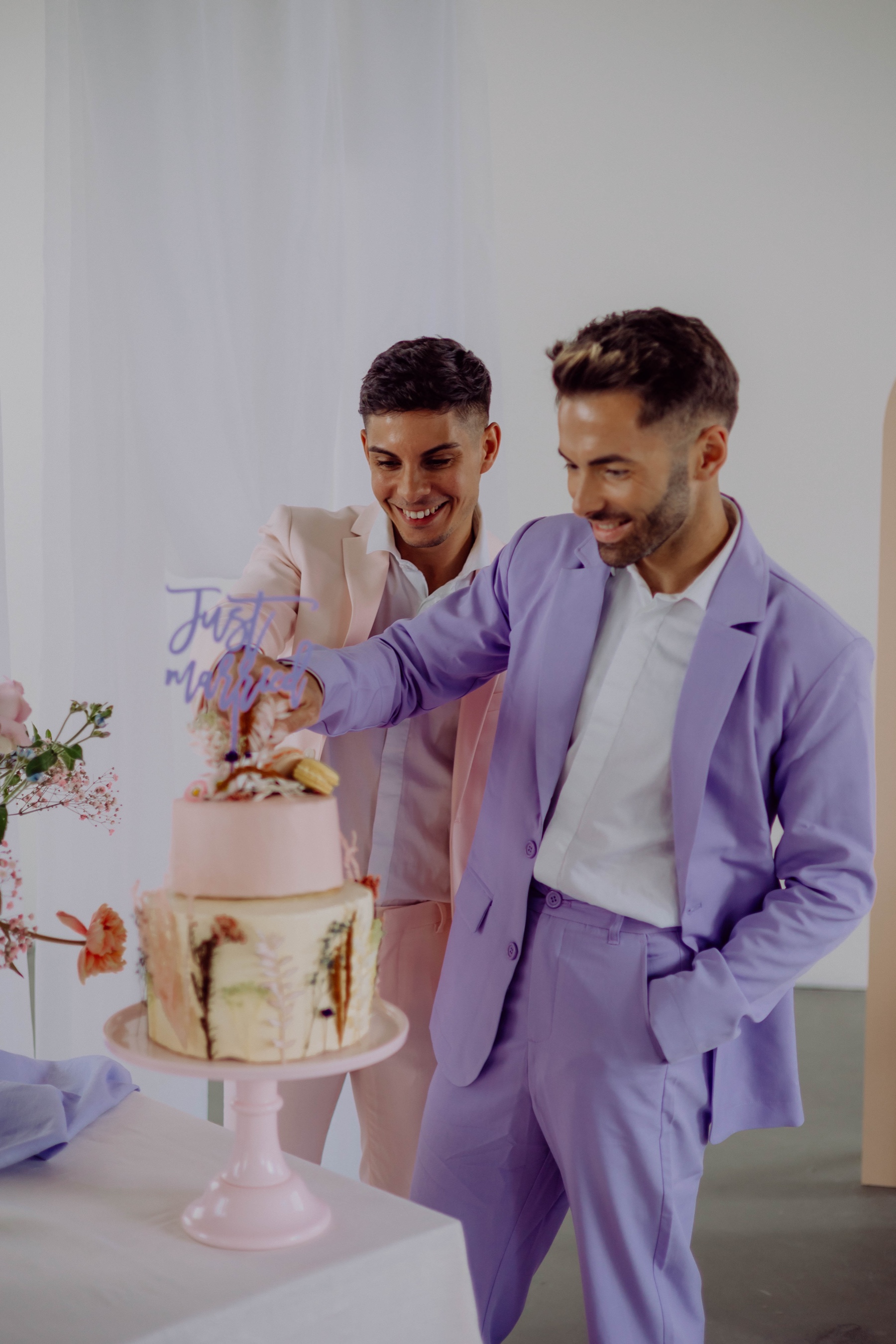 pink floral wedding cake