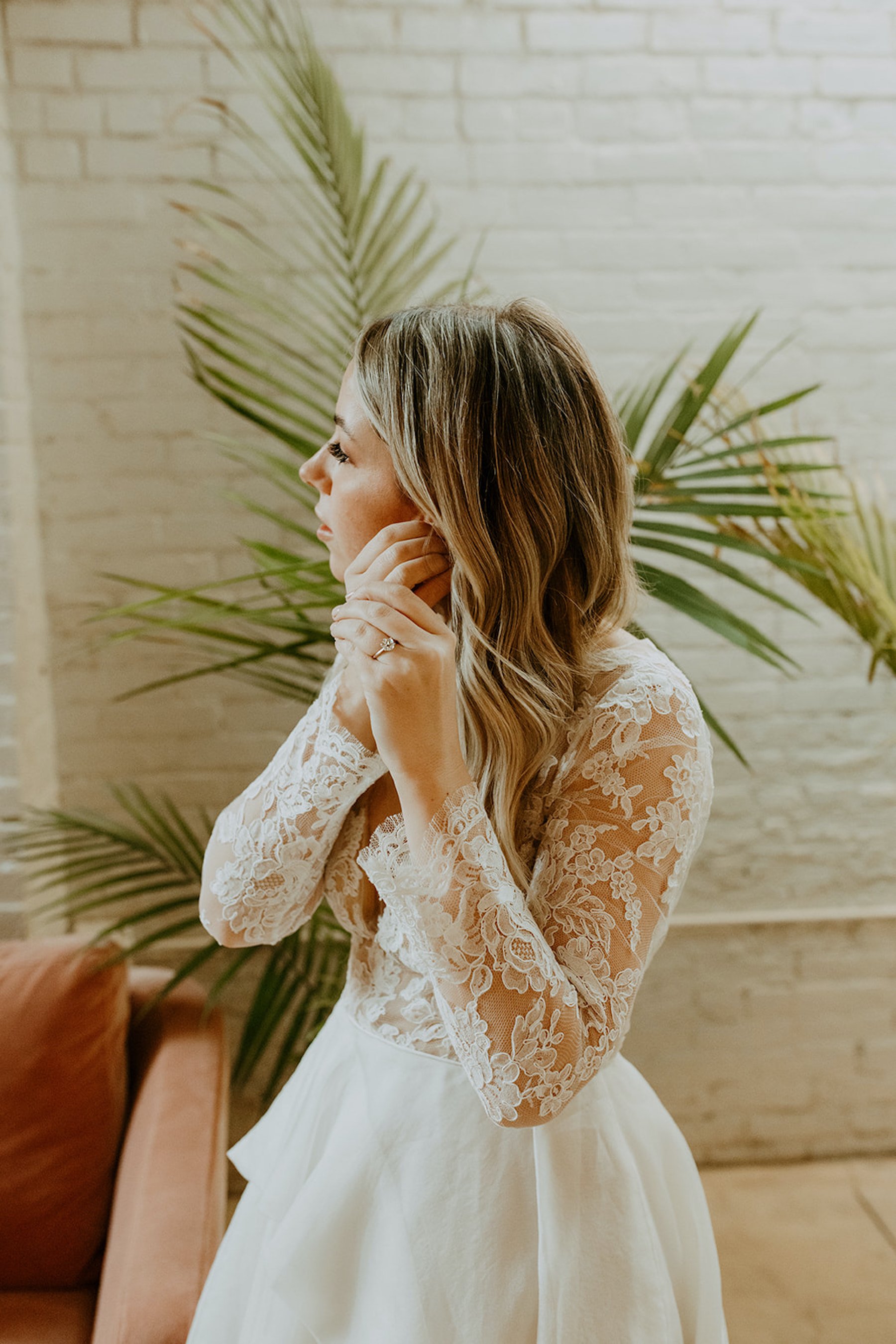 lace sleeve wedding dress