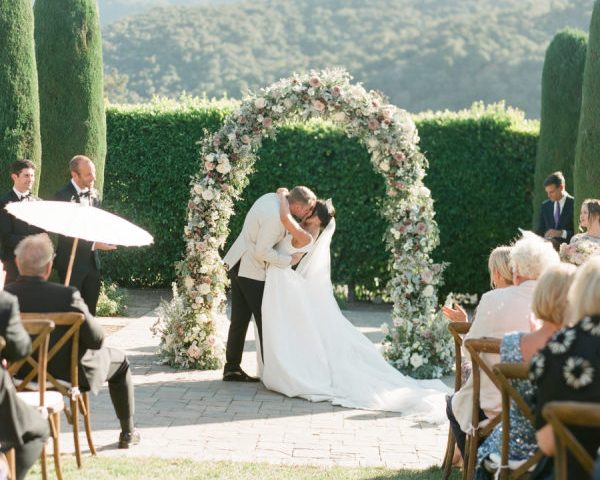 A Dreamscape Of Neutral Pastels At This Carmel Valley Affair