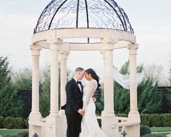 A Glamorous Texas Wedding With An 8-Foot Floral Arch