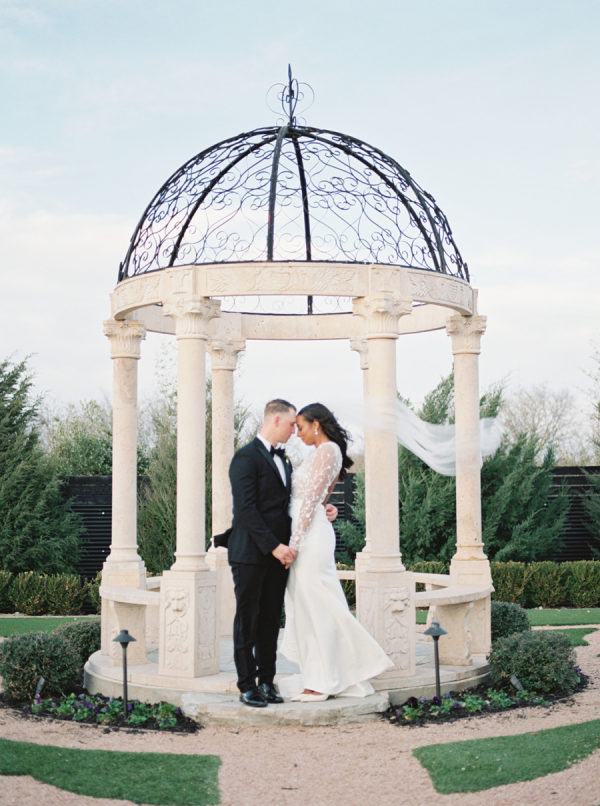 A Glamorous Texas Wedding With An 8-Foot Floral Arch