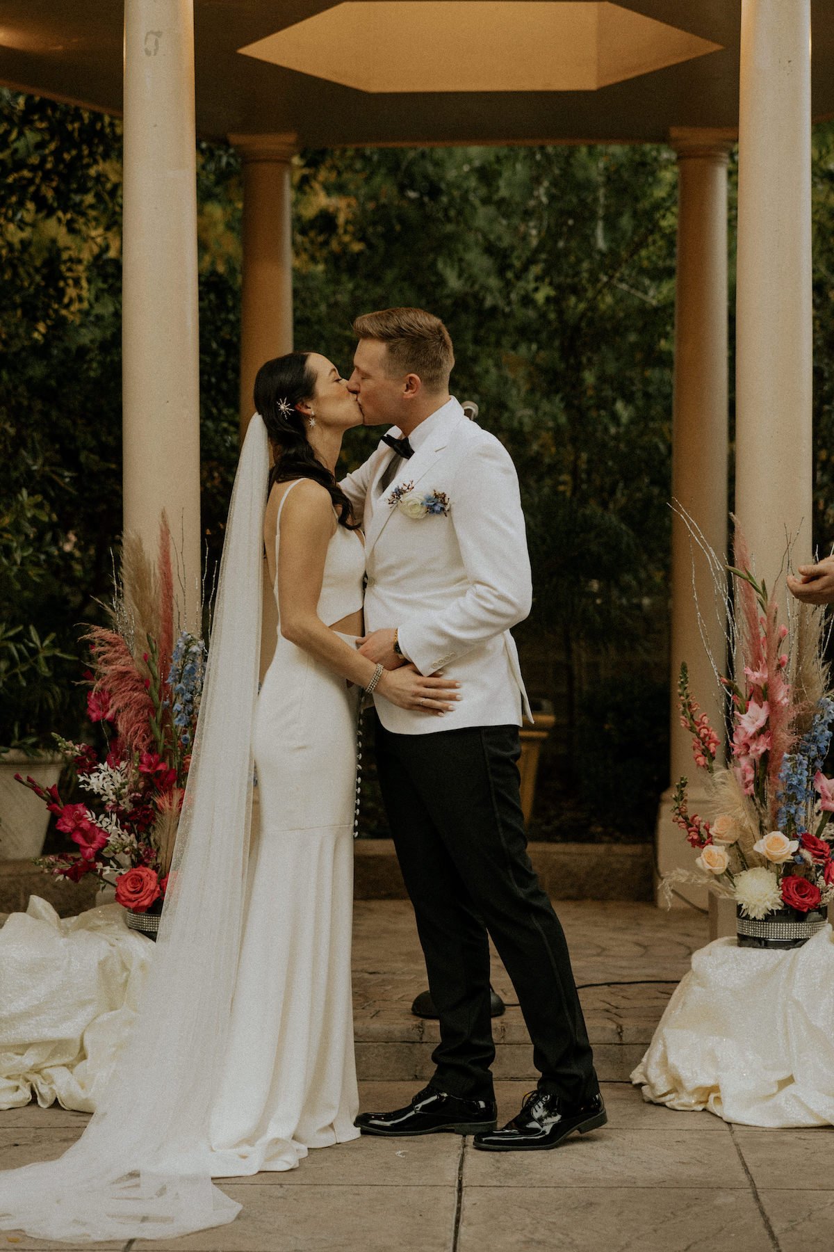 desert-inspired ceremony arrangements