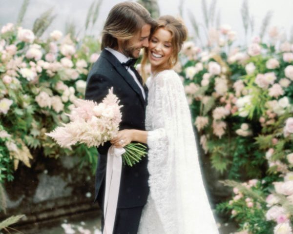 A Romantic Editorial in the Italian Rain at Villa Pizzo