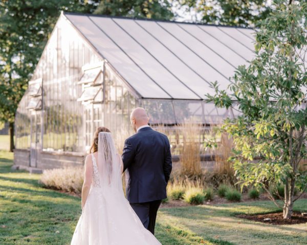 A Romantic Greenhouse Wedding in Spring That Celebrates Color