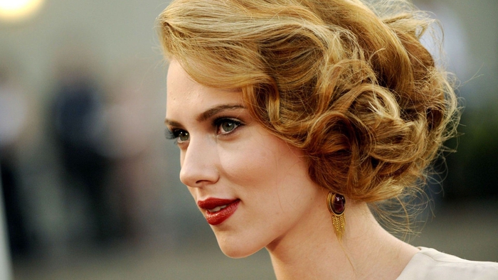 small Bob hairstyle large Volume of earrings Curls with stones red lipstick