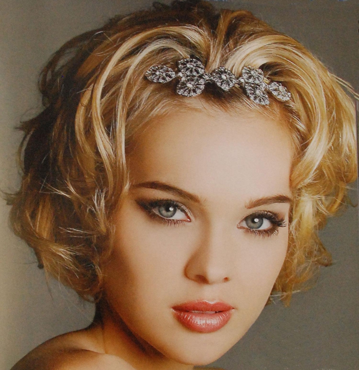 short hair with best Volume blonde hair silver piece of jewelry, simple wedding hairstyle