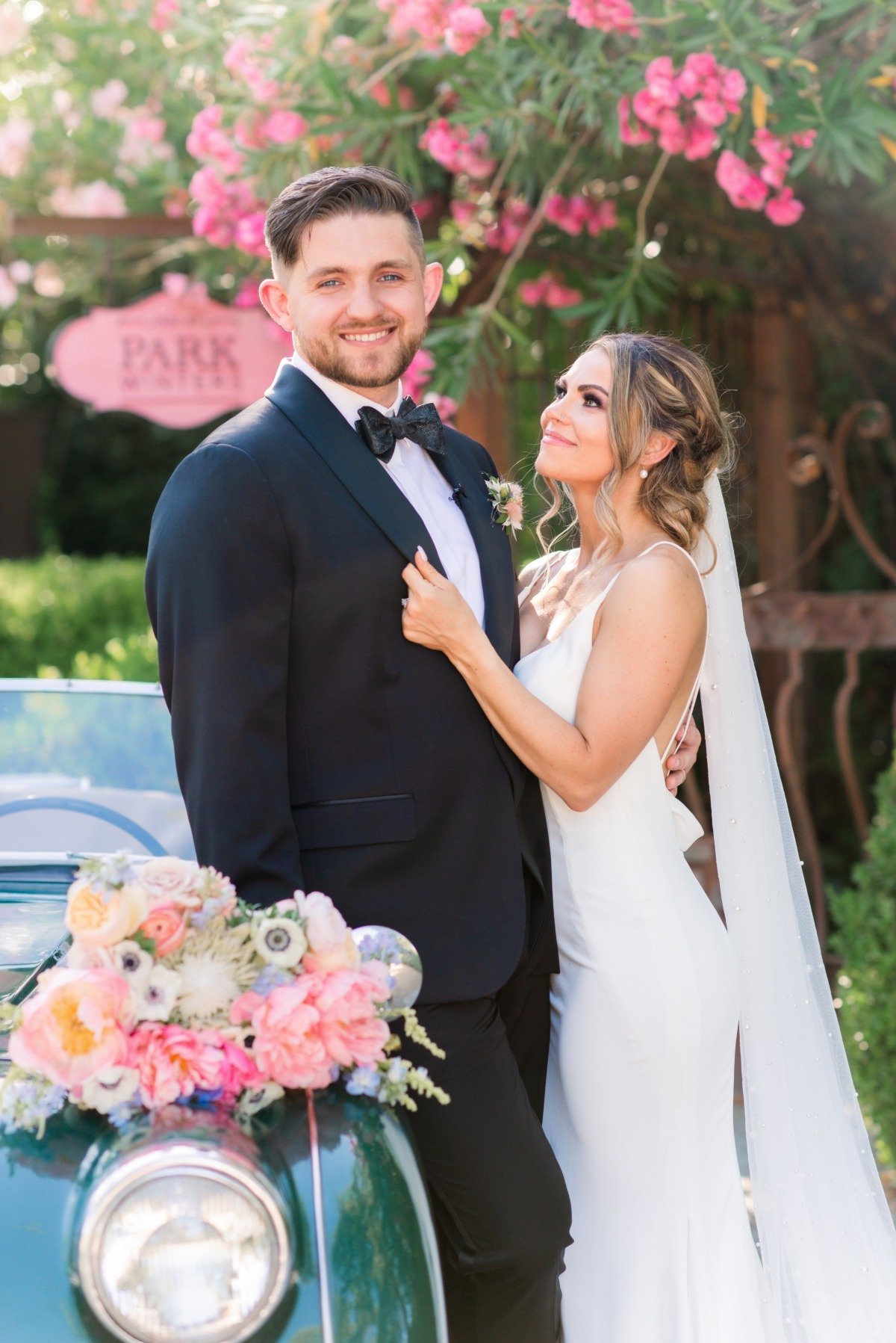 Classic car bride and groom photos