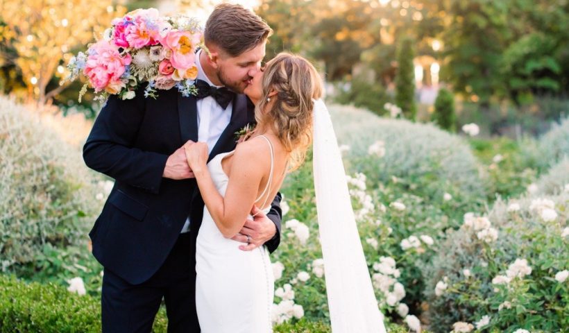 Elegant Park Winters wedding with a pop of pink florals!