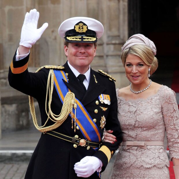 Celebrities and nobles in front of the Church