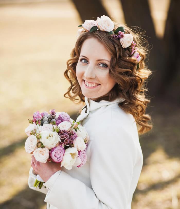 Flower wreath for the hairstyle