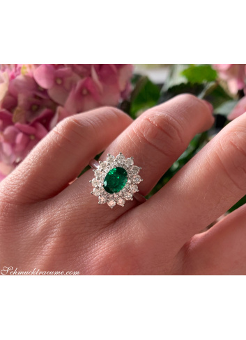 Emerald Ring with diamonds Entourage, white gold 750