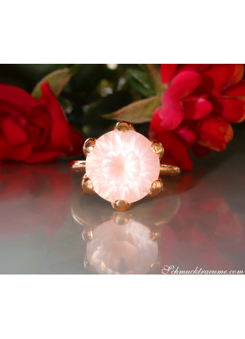 Rose quartz Ring in rose gold 750