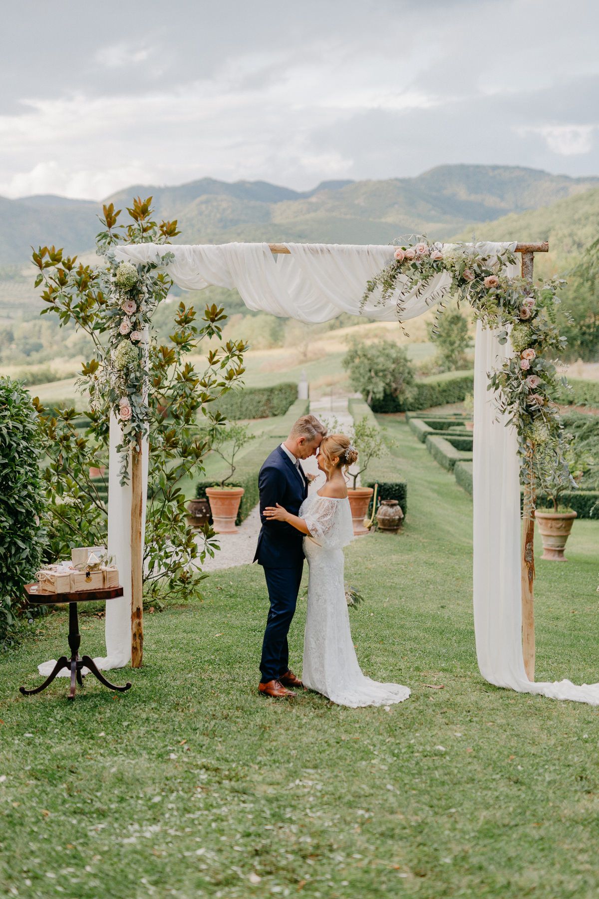 Bride and groom before Traubogen 