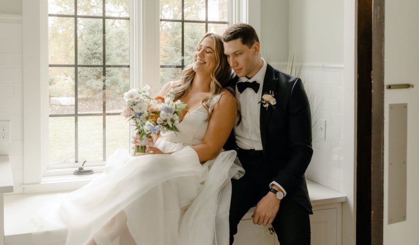 The 1920’s met Michigan in fall at this stunning earth-toned wedding