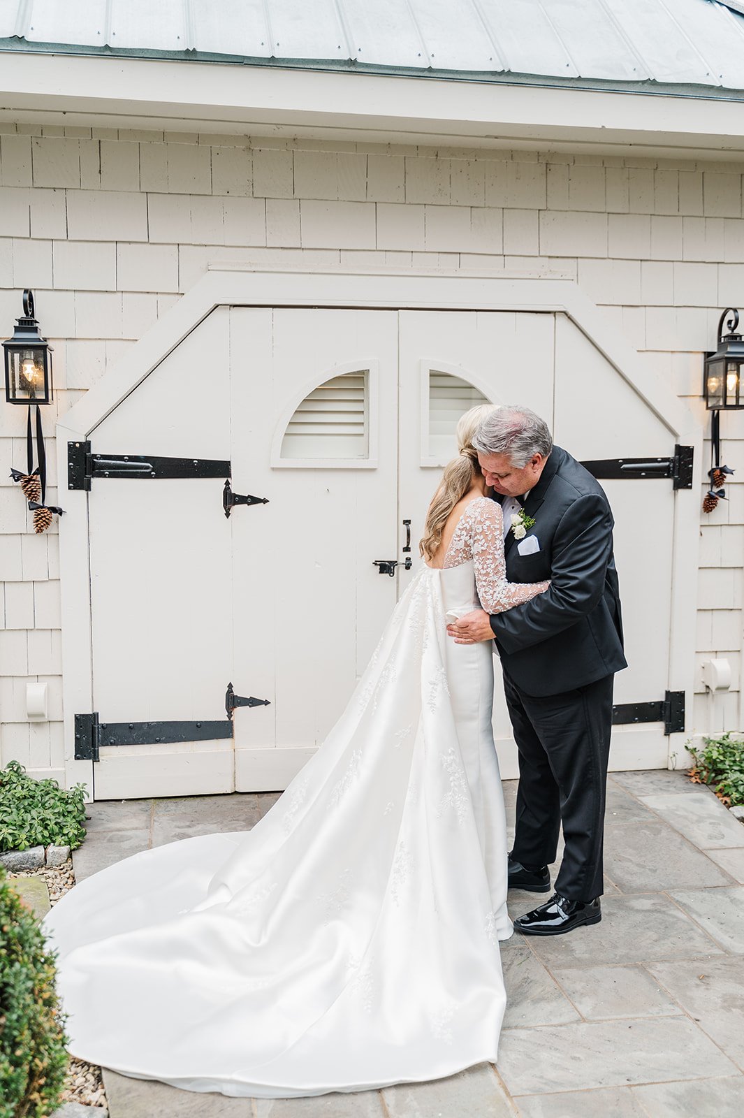 Emotional first look with dad at wedding