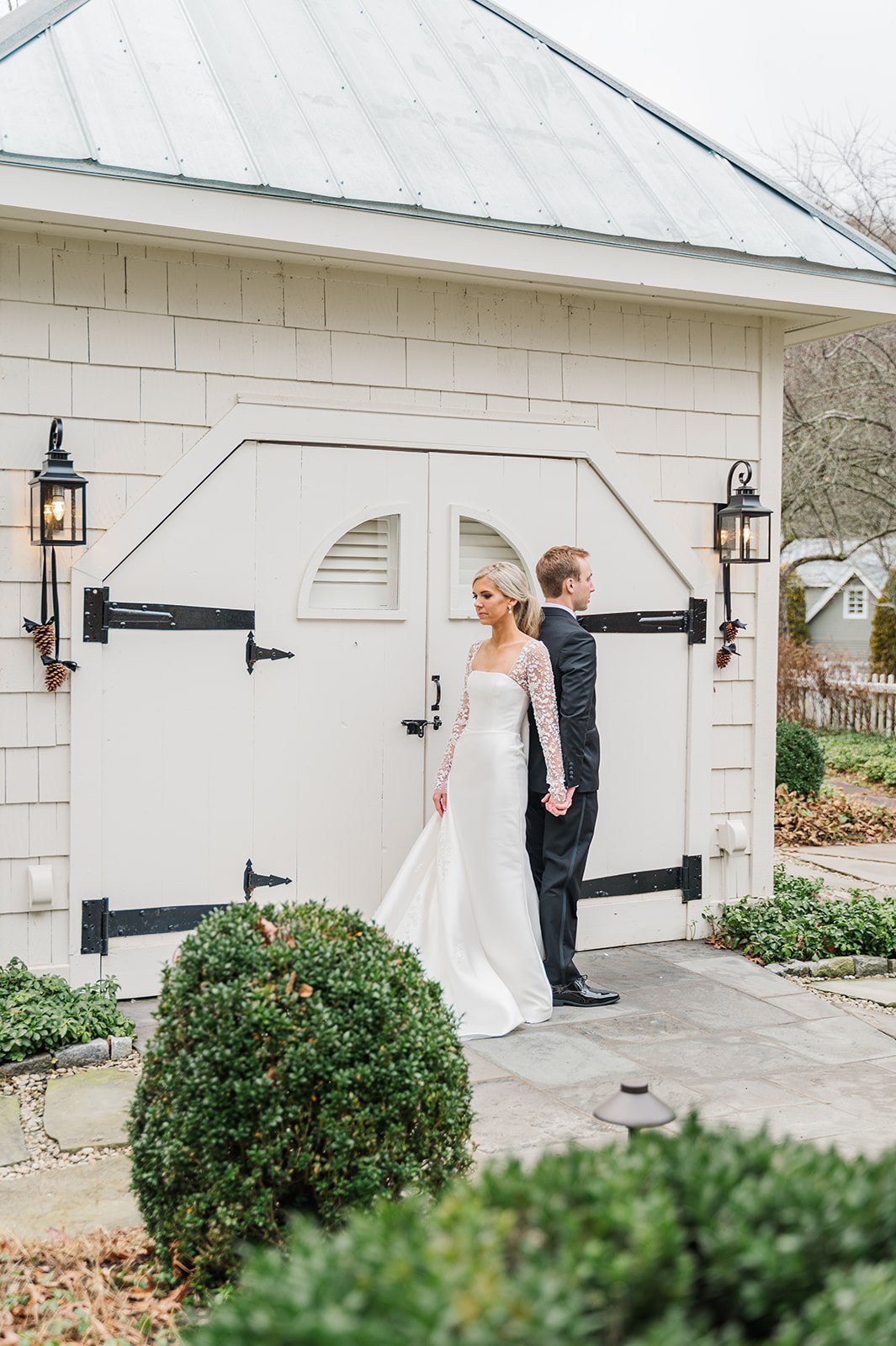 Emotional first touch at Southern wedding 