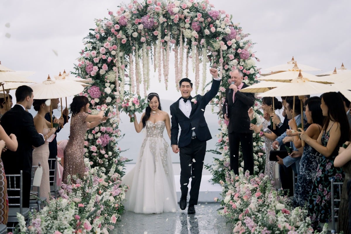 glass wedding aisle