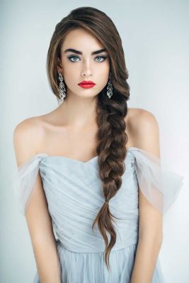 The Side-Swept wedding hairstyle: beautiful, elegant and noble