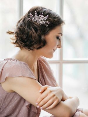 Short hair are also suitable as a wedding hairstyle