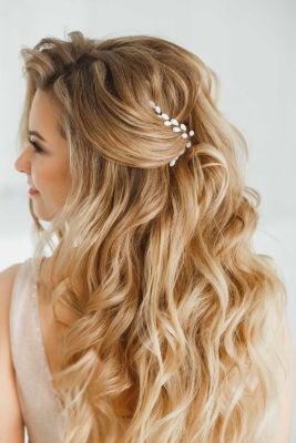 For a wedding hairstyle are the ideal choice Curls 