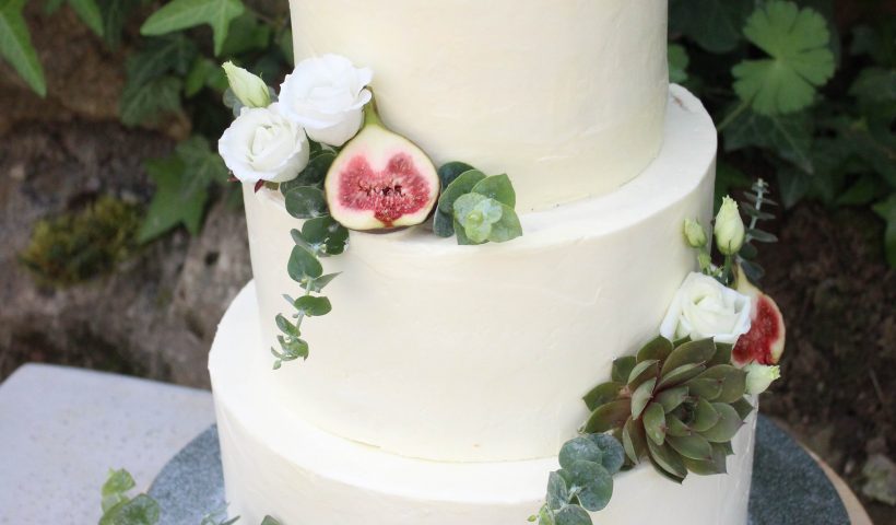 What is a traditional italian wedding cake