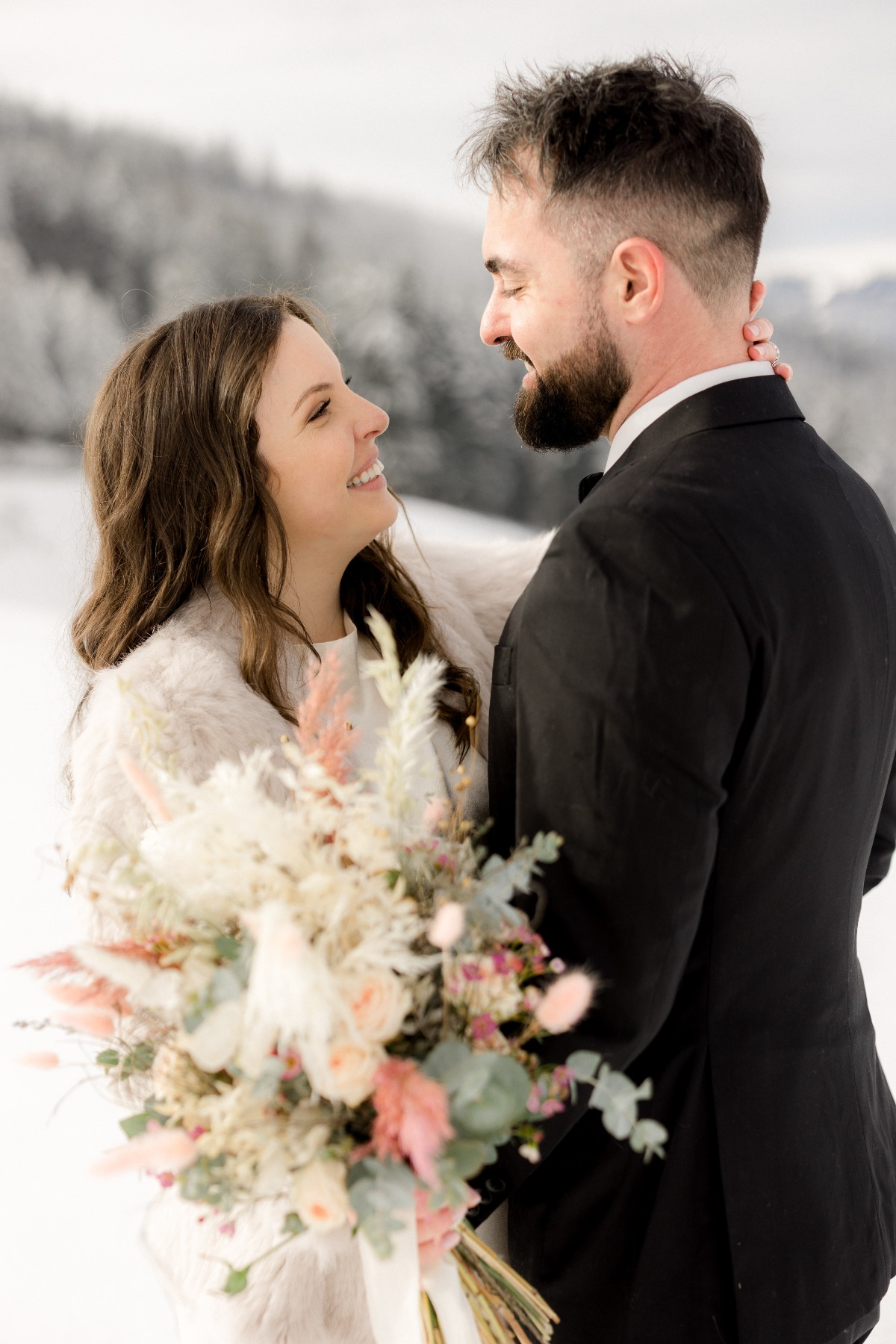 winter white wedding bouquet