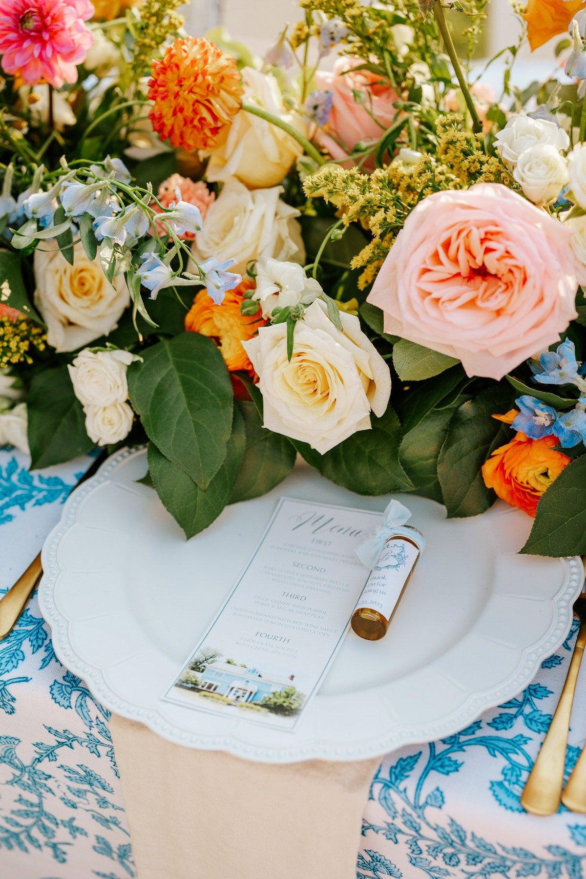 Elegant blue toile reception table