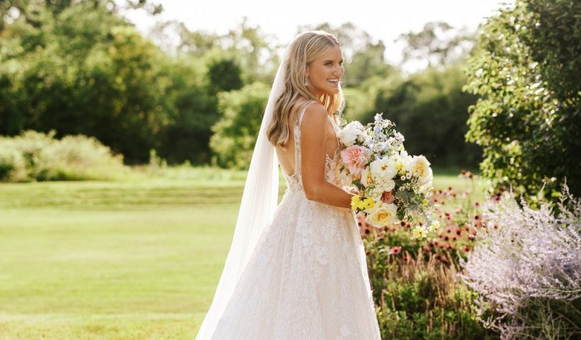 A Cape Cod inspired anniversary shoot in the couple’s own backyard