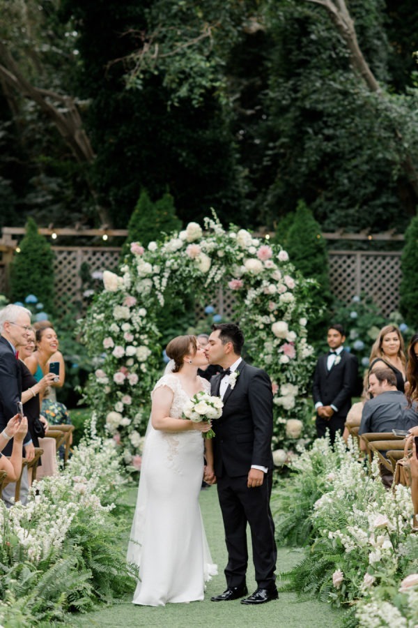 A Classic Seattle Waterfront Wedding with Must-See Florals