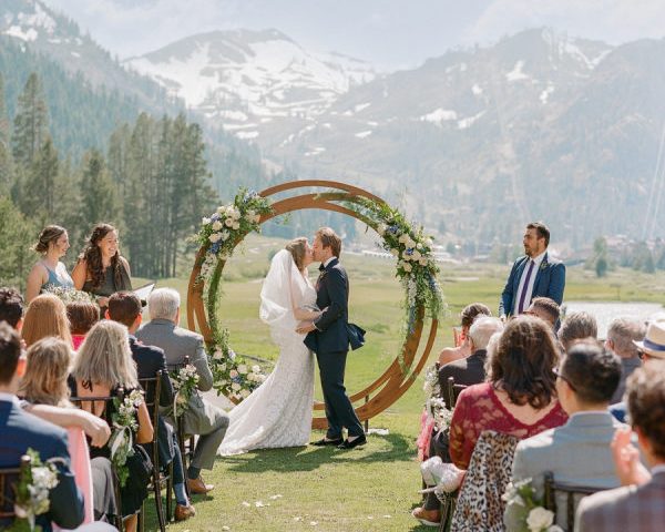 A Last Minute Venue Change Provides a Stunning Mountain Backdrop at Everline Resort