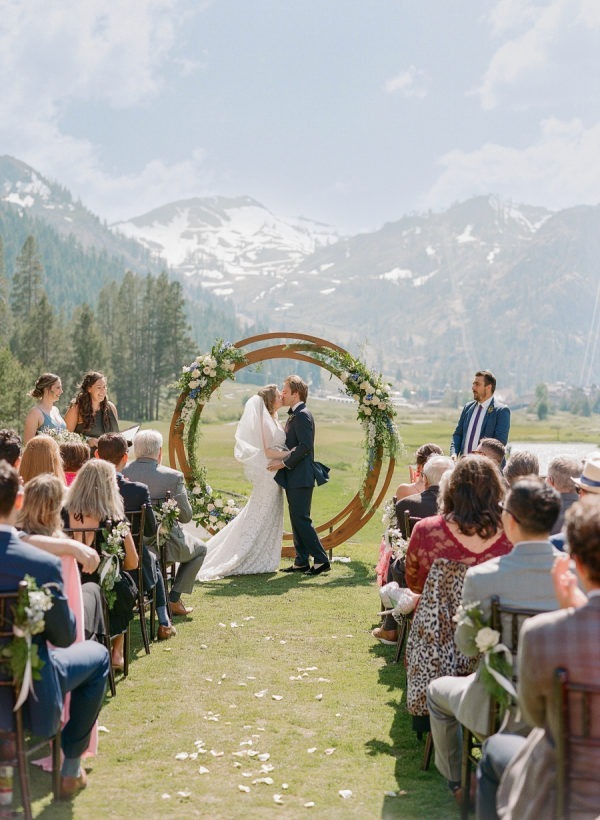 A Last Minute Venue Change Provides a Stunning Mountain Backdrop at Everline Resort