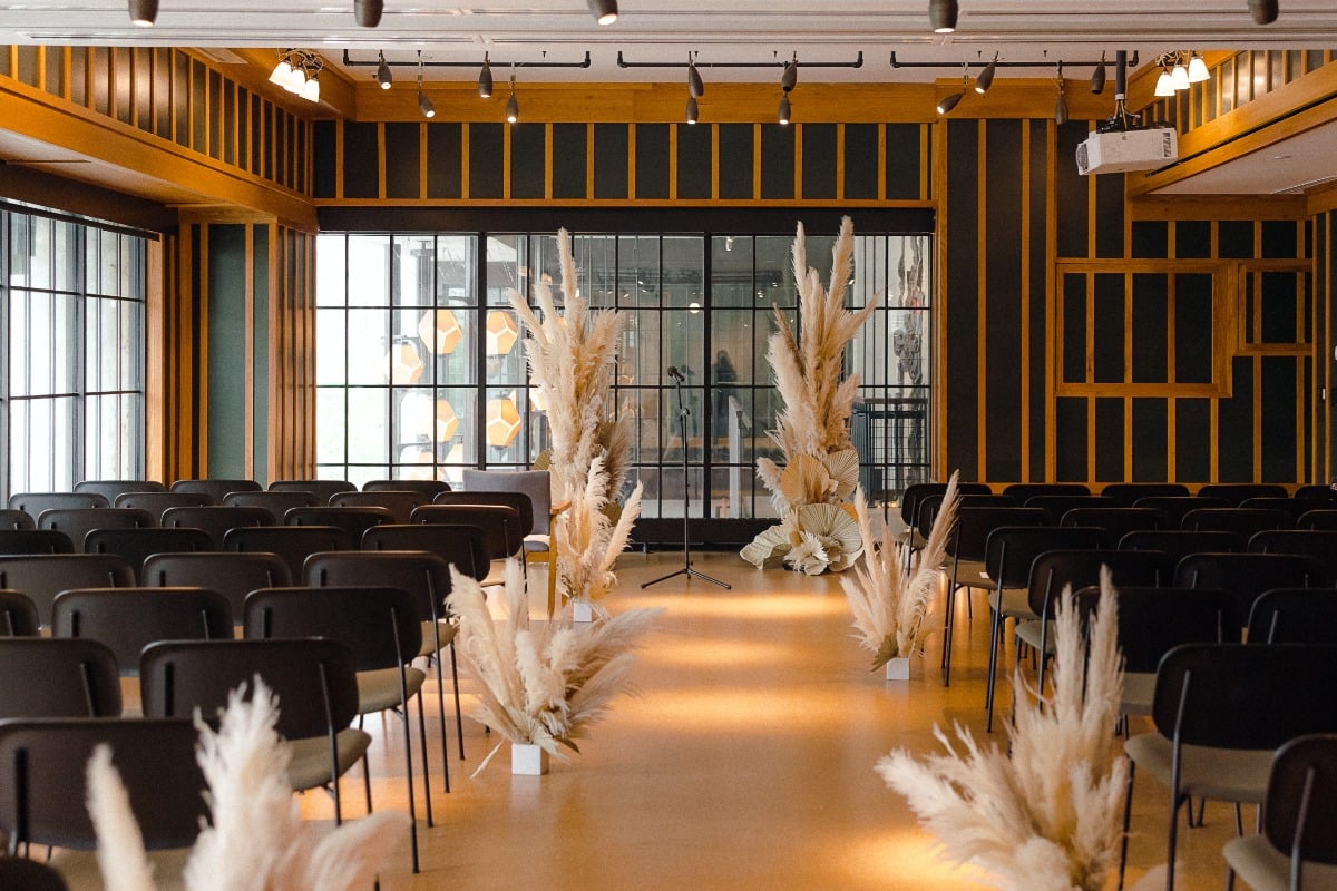 Pampas grass for wedding aisle