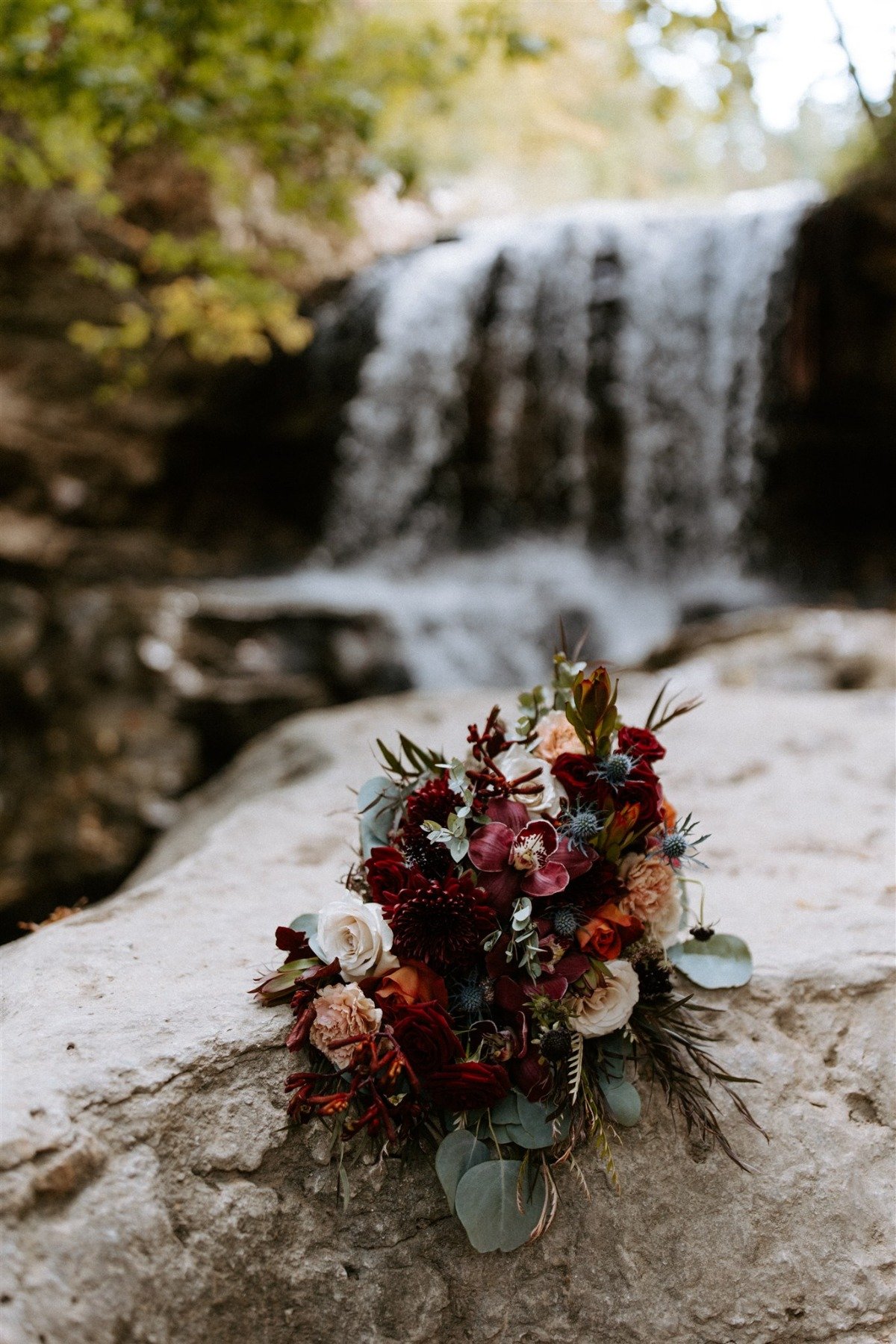 deep red fall bridal bouquet