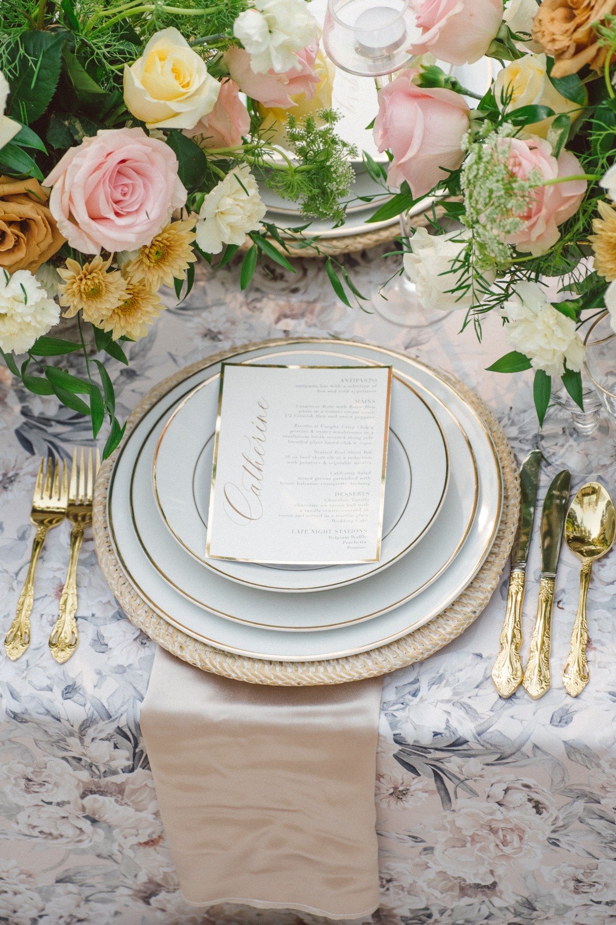 Gold garden table details 