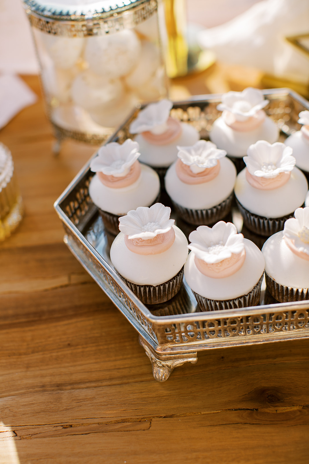 floral cupcakes