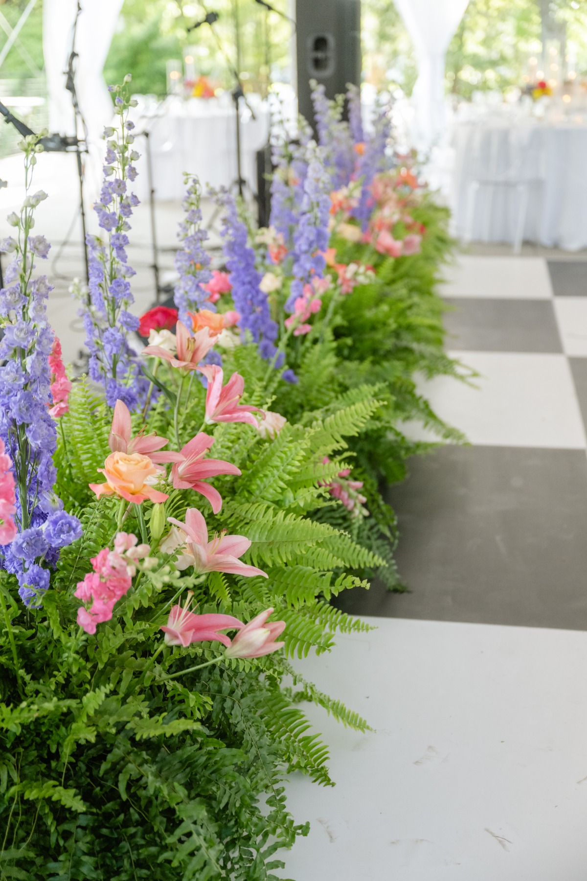 Modern florals for reception stage 