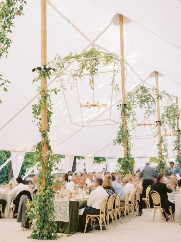 A Chic Art Museum Wedding With Stunning Botanical Elements