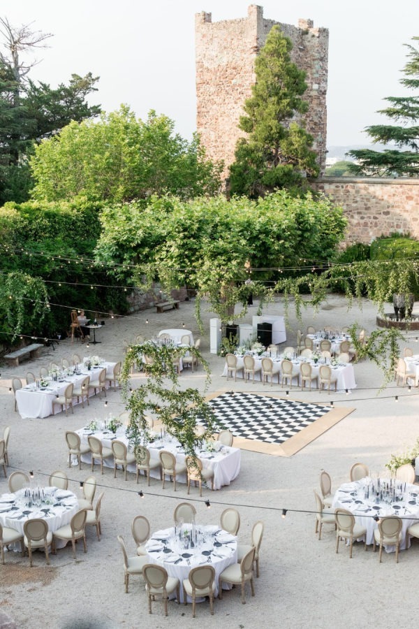 A Classic Black and White Wedding at Chateau de la Napoule