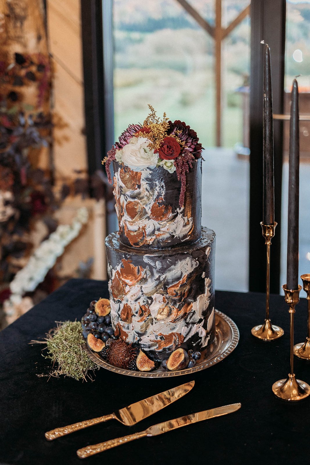 kimberly-archambault-photography-halloween-inspired-wedding-at-an-elderberry-farm-in-quebec-104