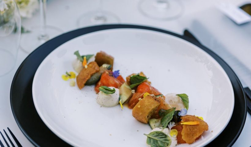 A modern Napa wedding with odes to the couple’s international roots