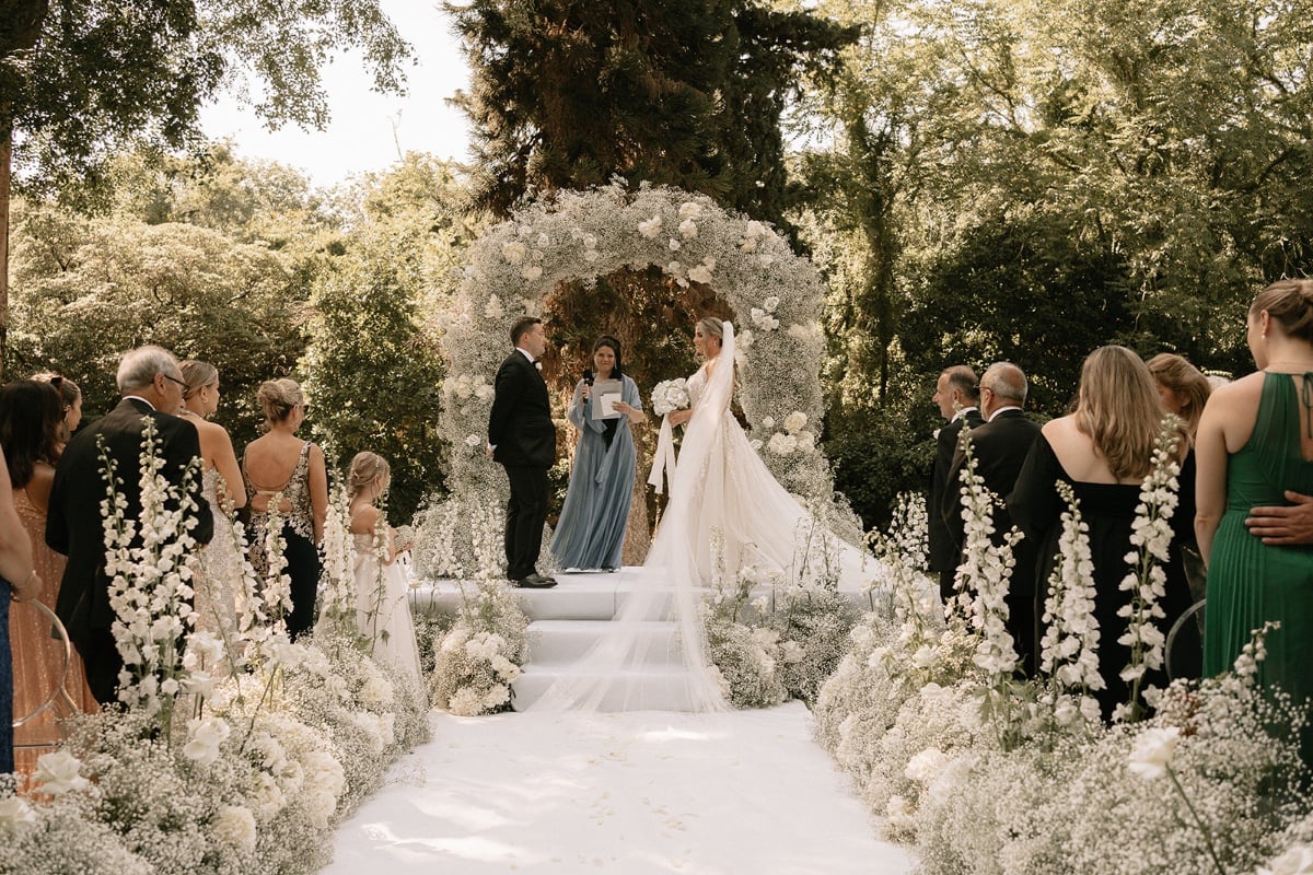 Baby's breath wedding ceremony